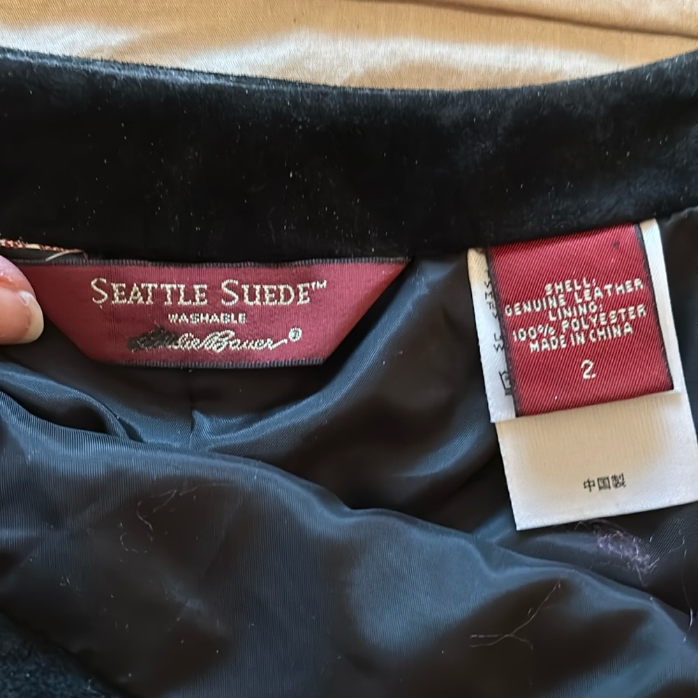 Early 2000s Eddie Bauer Black Suede Skirt.  Size 2.  New withou tags